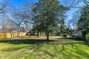 23 Trafford St, Shrewsbury, NJ 07702 - Photo 2