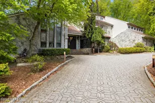 9 Sherwood Ct, Holmdel, NJ 07733 - Photo 1