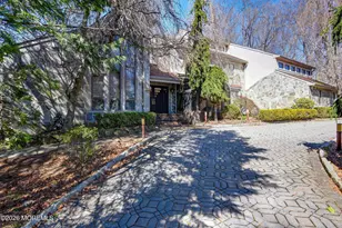 9 Sherwood Ct, Holmdel, NJ 07733 - Photo 1