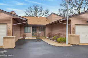 4 Friendship Ct, Red Bank, NJ 07701 - Photo 2