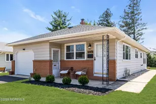 7 Georgetown Dr, Toms River Township, NJ 08757 - Photo 1