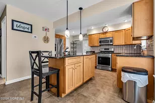 41 Concord Cir, Howell Township, NJ 07731 - Photo 2