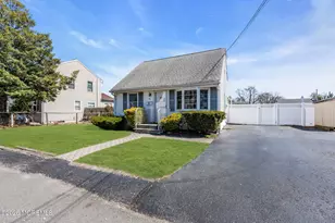 76 Compton Ave, Hazlet Township, NJ 07734 - Photo 6