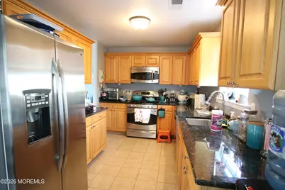 10 Maywood Run, Tinton Falls, NJ 07753 - Photo 4