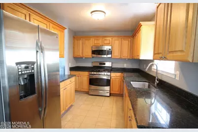 10 Maywood Run, Tinton Falls, NJ 07753 - Photo 4
