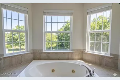 10 Maywood Run, Tinton Falls, NJ 07753 - Photo 8