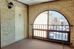 912 Wellington Pl, Aberdeen Township, NJ 07747 - Photo 4