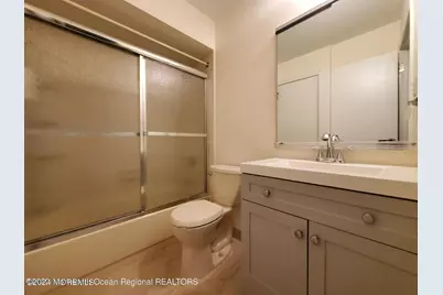 912 Wellington Place, Aberdeen Township, NJ 07747 - Photo 16