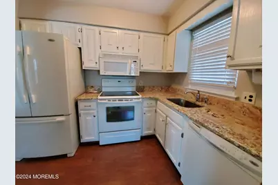 912 Wellington Place, Aberdeen Township, NJ 07747 - Photo 12