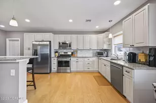 27 Mason Dr, Hazlet Township, NJ 07730 - Photo 8