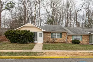 31 A Poinsettia Ct, Lakewood, NJ 08701 - Photo 2