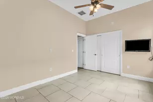 8 Bellflower Dr, Lakewood, NJ 08701 - Photo 20