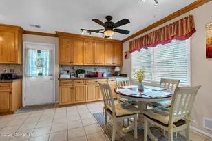 46 Pilgrim Ave, Tinton Falls, NJ 07753 - Photo 10