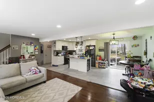 14 Juniper Ave, Manalapan Township, NJ 07726 - Photo 10