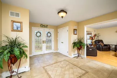 29 Terence Drive, Manalapan Township, NJ 07726 - Photo 4