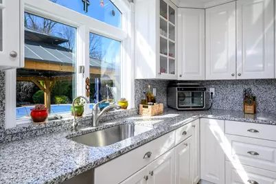 29 Terence Drive, Manalapan Township, NJ 07726 - Photo 20