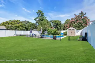 325 Roosevelt Ave, Oakhurst, NJ 07755 - Photo 4