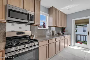 325 Roosevelt Ave, Oakhurst, NJ 07755 - Photo 20