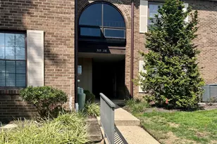 315 Wellington Pl, Aberdeen Township, NJ 07747 - Photo 2