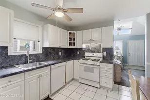 114 Shoreland Cir, Laurence Harbor, NJ 08879 - Photo 4