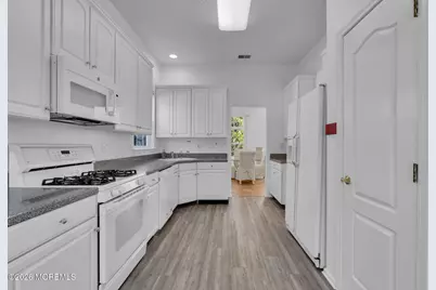 12 Bellflower Drive, Lakewood, NJ 08701 - Photo 28