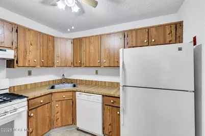 105 Frontier Way, Tinton Falls, NJ 07753 - Photo 6