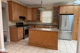 9 St Johns Dr, Freehold, NJ 07728 - Photo 6