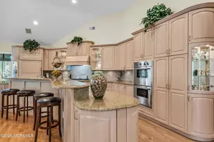 10 Old Cider Mill Rd, Manalapan Township, NJ 07726 - Photo 28