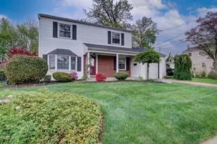 8 Brentwood Ave, Freehold, NJ 07728 - Photo 2