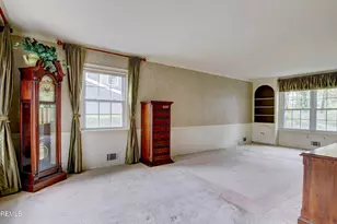 8 Brentwood Ave, Freehold, NJ 07728 - Photo 4