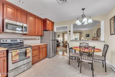 821B Balmoral Court, Lakewood, NJ 08701 - Photo 4