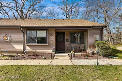 7 Manchester Court, Red Bank, NJ 07701 - Photo 2