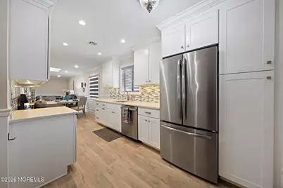 7 Manchester Court, Red Bank, NJ 07701 - Photo 8