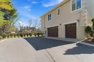 49 Farm Rd, Middletown, NJ 07748 - Photo 4