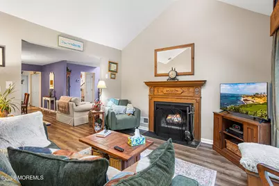 11 Browning Court, Freehold, NJ 07728 - Photo 10