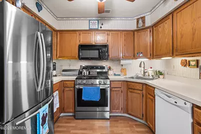 11 Browning Court, Freehold, NJ 07728 - Photo 10