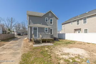 25 Howland Pl, Long Branch, NJ 07740 - Photo 12