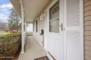 323 Adams Ct, Manalapan Township, NJ 07726 - Photo 10