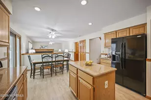 323 Adams Ct, Manalapan Township, NJ 07726 - Photo 18