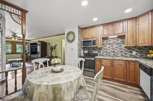 B2 Avon Dr, East Windsor Township, NJ 08520 - Photo 6