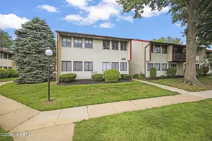 B2 Avon Dr, East Windsor Township, NJ 08520 - Photo 20