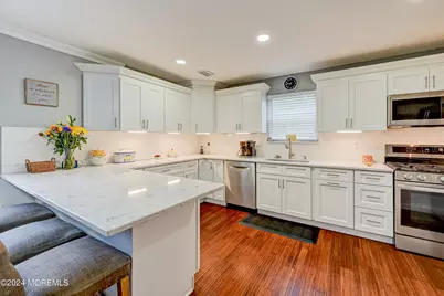 637 Clark Avenue, Union Beach, NJ 07735 - Photo 2