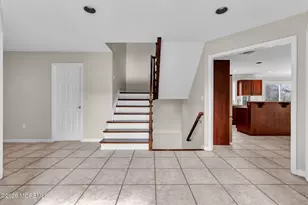 124 Taylors Mills Rd, Manalapan Township, NJ 07726 - Photo 4