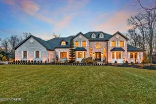 8 Saxon Ct, Freehold, NJ 07728 - Photo 4