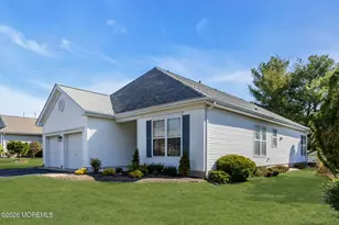 1 Gardenways Ct, Lakewood, NJ 08701 - Photo 2