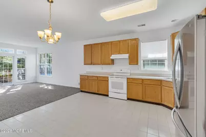 1 Gardenways Court, Lakewood, NJ 08701 - Photo 8