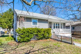 21 St Marks Pl, Keansburg, NJ 07734 - Photo 4