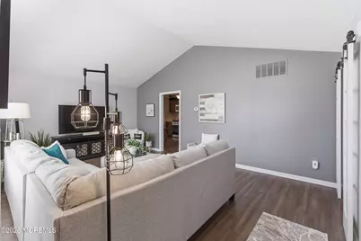 45 Jaffreyton Close, Freehold, NJ 07728 - Photo 6