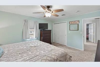 89 Essex Avenue, Hazlet Township, NJ 07734 - Photo 18