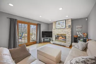 25 Jared Ln, Manalapan Township, NJ 07726 - Photo 6